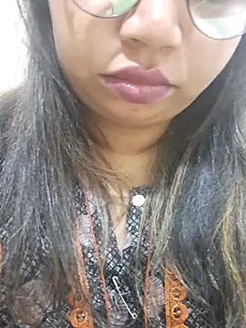 Snapshot of Ravina_patil1 chatting on 5, 2, 2025 Ravina patil1 online show from 5, 2, 2025