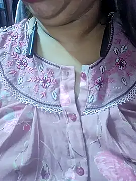 Snapshot of Ravina_patil1 chatting on 10, 9, 2025 Ravina patil1 online show from 10, 9, 2025