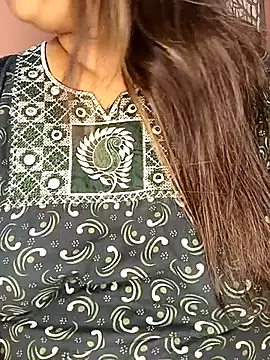 Snapshot of Ravina_patil1 chatting on 14, 10, 2025 Ravina patil1 online show from 14, 10, 2025