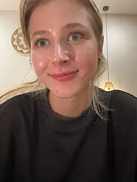 LunaRase online show from 3, 3, 2025