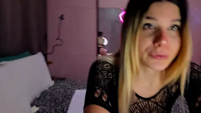 Snapshot of LeylaRosse chatting on 17, 1, 2026 LeylaRosse online show from 17, 1, 2026