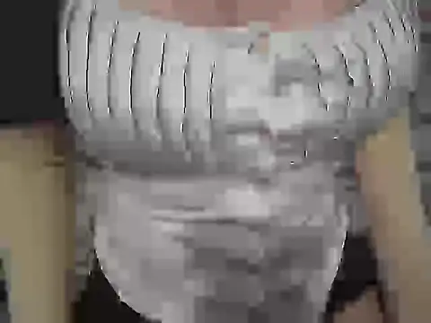 Snapshot of YourGoldenGirl chatting on 12, 1, 2025 YourGoldenGirl online show from 12, 1, 2025