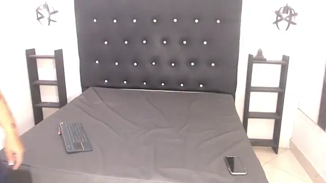 Mels  online show from 12, 3, 2025