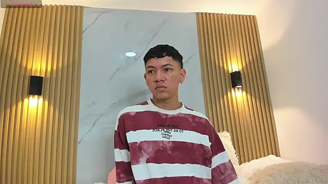 JulianRose 1 online show from 18, 2, 2025