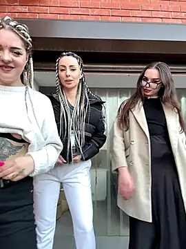 TwixCouple online show from 6, 11, 2025