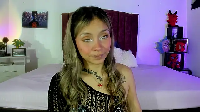 alisson zafiro  online show from 15, 1, 2025