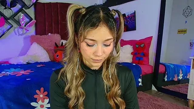 alisson zafiro  online show from 22, 2, 2025