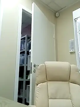 Snapshot of FantasyMichelle chatting on 18, 12, 2024 FantasyMichelle online show from 18, 12, 2024