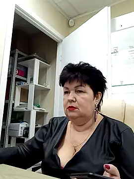 Snapshot of FantasyMichelle chatting on 11, 1, 2025 FantasyMichelle online show from 11, 1, 2025