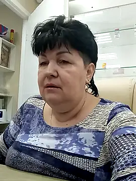 Snapshot of FantasyMichelle chatting on 4, 3, 2025 FantasyMichelle online show from 4, 3, 2025