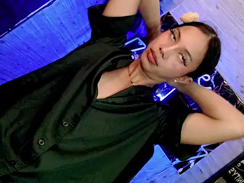 whiteladyboy online show from 16, 12, 2025