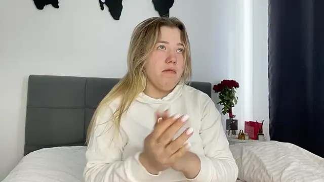 Embersweetbunny online show from 16, 2, 2025