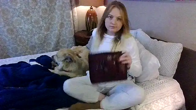 Snapshot of PhatAssBlond chatting on 17, 12, 2024 PhatAssBlond online show from 17, 12, 2024