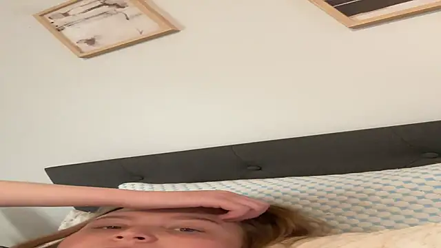 Snapshot of PhatAssBlond chatting on 24, 12, 2024 PhatAssBlond online show from 24, 12, 2024