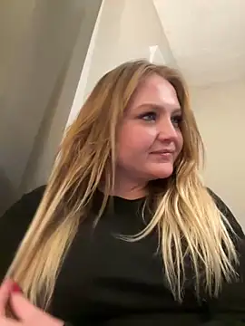 Snapshot of PhatAssBlond chatting on 1, 1, 2025 PhatAssBlond online show from 1, 1, 2025