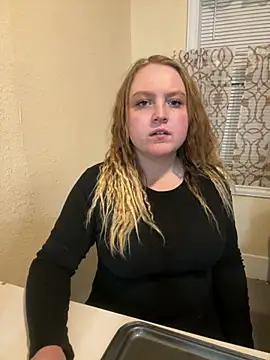 Snapshot of PhatAssBlond chatting on 22, 2, 2025 PhatAssBlond online show from 22, 2, 2025