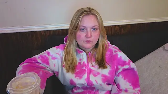 Snapshot of PhatAssBlond chatting on 17, 2, 2026 PhatAssBlond online show from 17, 2, 2026