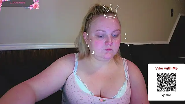 Snapshot of PhatAssBlond chatting on 4, 3, 2026 PhatAssBlond online show from 4, 3, 2026