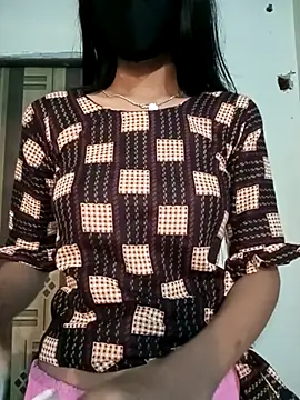 Snapshot of Raya-Moni chatting on 14, 11, 2025 Raya-Moni online show from 14, 11, 2025