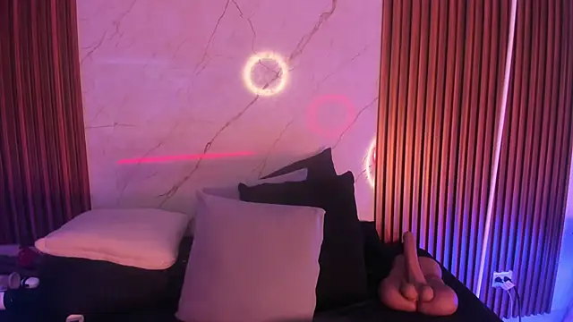 Emiilycollins online show from 9, 9, 2025