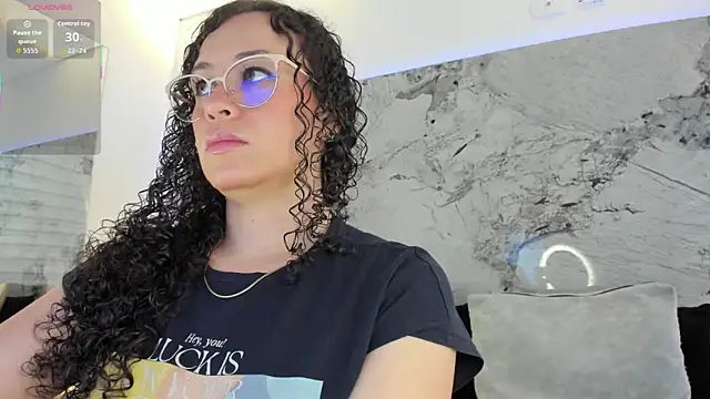 LIZ HOLMES online show from 18, 12, 2025