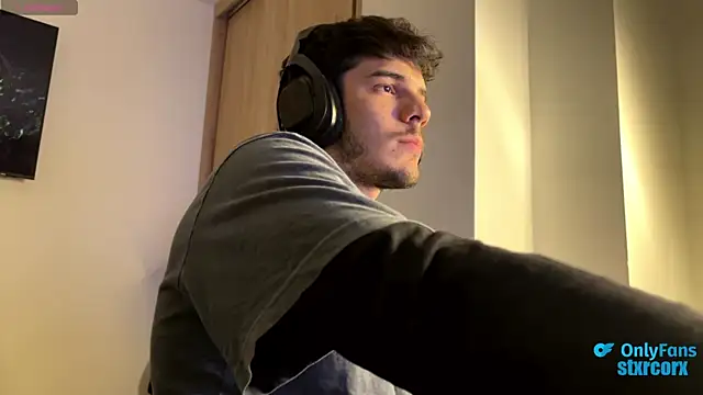 Snapshot of ilytheo chatting on 7, 10, 2025 ilytheo online show from 7, 10, 2025