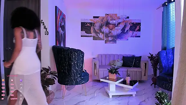 Snapshot of pretty_pettite chatting on 8, 12, 2024 pretty pettite online show from 8, 12, 2024