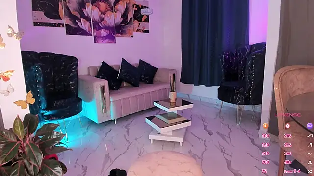 Snapshot of pretty_pettite chatting on 8, 2, 2025 pretty pettite online show from 8, 2, 2025