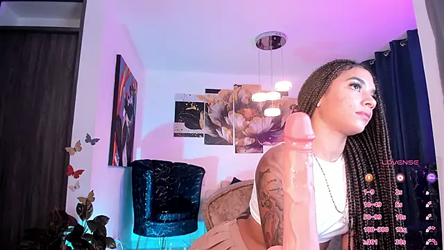 Snapshot of pretty_pettite chatting on 10, 2, 2025 pretty pettite online show from 10, 2, 2025