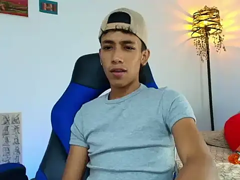 Snapshot of Ostin18hot chatting on 30, 11, 2025 Ostin18hot online show from 30, 11, 2025