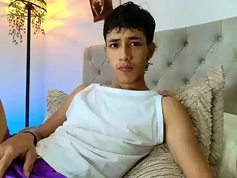 Snapshot of Ostin18hot chatting on 2, 12, 2025 Ostin18hot online show from 2, 12, 2025