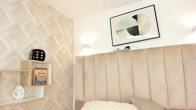 Anniie Queen online show from 5, 2, 2026