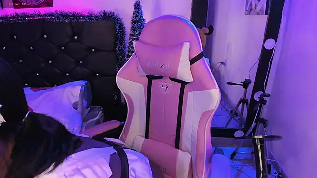 kary bunny3 online show from 10, 1, 2025