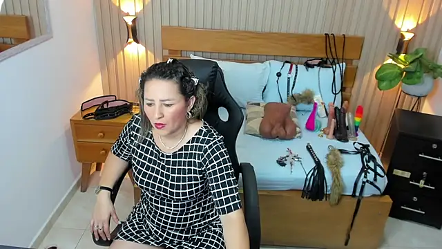 luciana ballesteros  online show from 30, 9, 2025