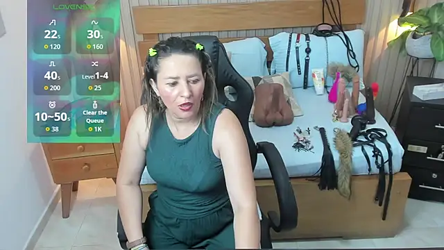 luciana ballesteros  online show from 8, 10, 2025