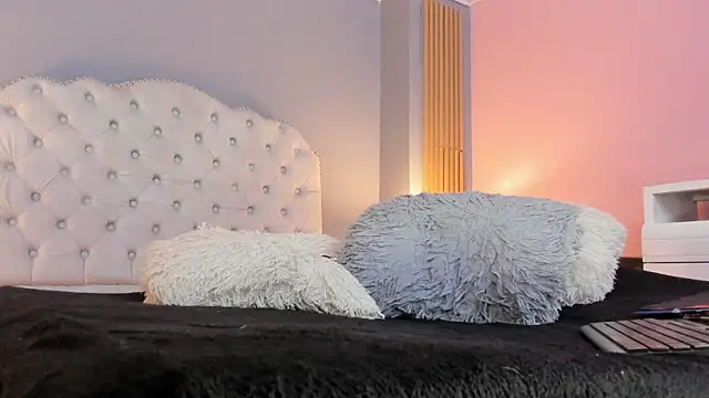 RamonaSimons online show from 29, 9, 2025