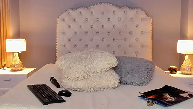 RamonaSimons online show from 22, 10, 2025