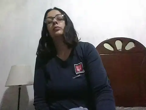 Samanthat33 online show from 12, 12, 2024