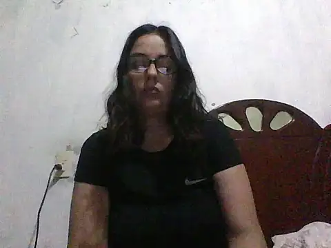 Samanthat33 online show from 9, 3, 2025