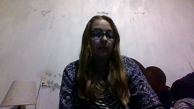 Samanthat33 online show from 6, 10, 2025