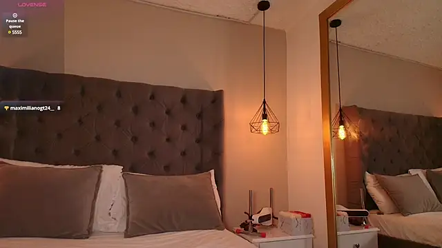 Snapshot of AngelinaRoss_ chatting on 4, 2, 2025 AngelinaRoss online show from 4, 2, 2025