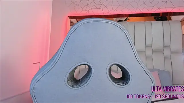 Snapshot of AngelineHeet chatting on 17, 12, 2024 AngelineHeet online show from 17, 12, 2024