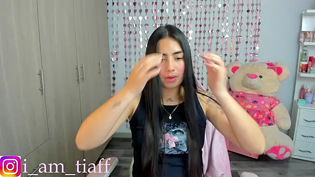 tifany tay2 online show from 11, 7, 2026