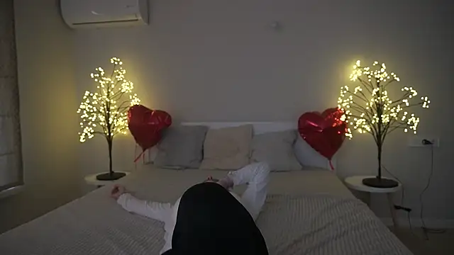 IceDanielles online show from 15, 3, 2025