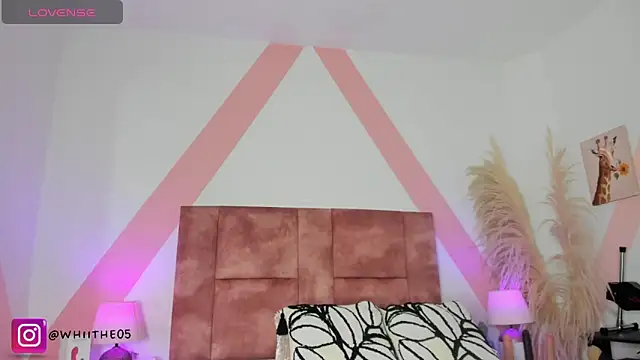 Snapshot of isabella_whiithe chatting on 9, 2, 2026 isabella whiithe online show from 9, 2, 2026