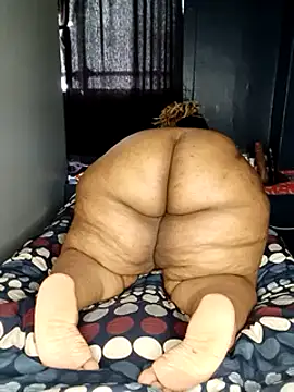 Snapshot of fatafricanqueen chatting on 5, 1, 2025 fatafricanqueen online show from 5, 1, 2025