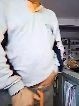 Snapshot of MATTIS11 chatting on 31, 12, 2024 MATTIS11 online show from 31, 12, 2024