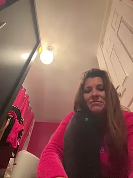 Lwhite1 online show from 25, 1, 2025