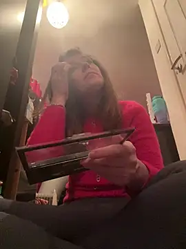 Lwhite1 online show from 19, 2, 2025