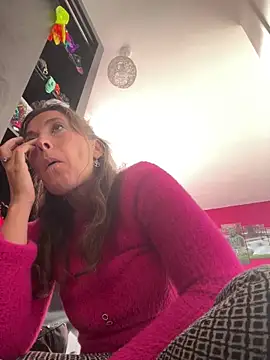 Lwhite1 online show from 18, 9, 2025